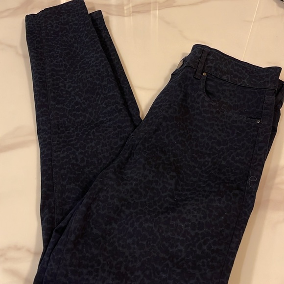 Ann Taylor women’s leopard print jeans. - Picture 3 of 7